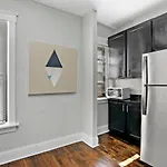 Comfy And Chic 2Br Apt Close To Shops - Sunnyside 2F